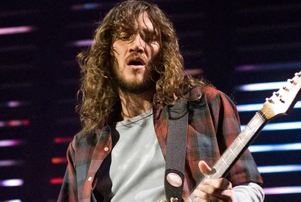 Ha mollato la band più famosa del mondo: la scelta di John Frusciante